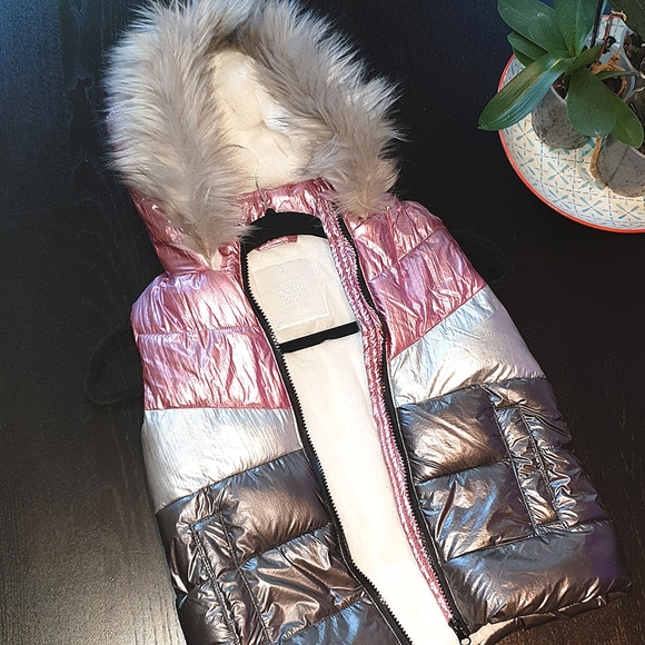 NWoT NEW 5-7yrs, Girl's sleeveless zip up Hoodie jacket, gorgeous. fleece lined - Picture 3 of 9
